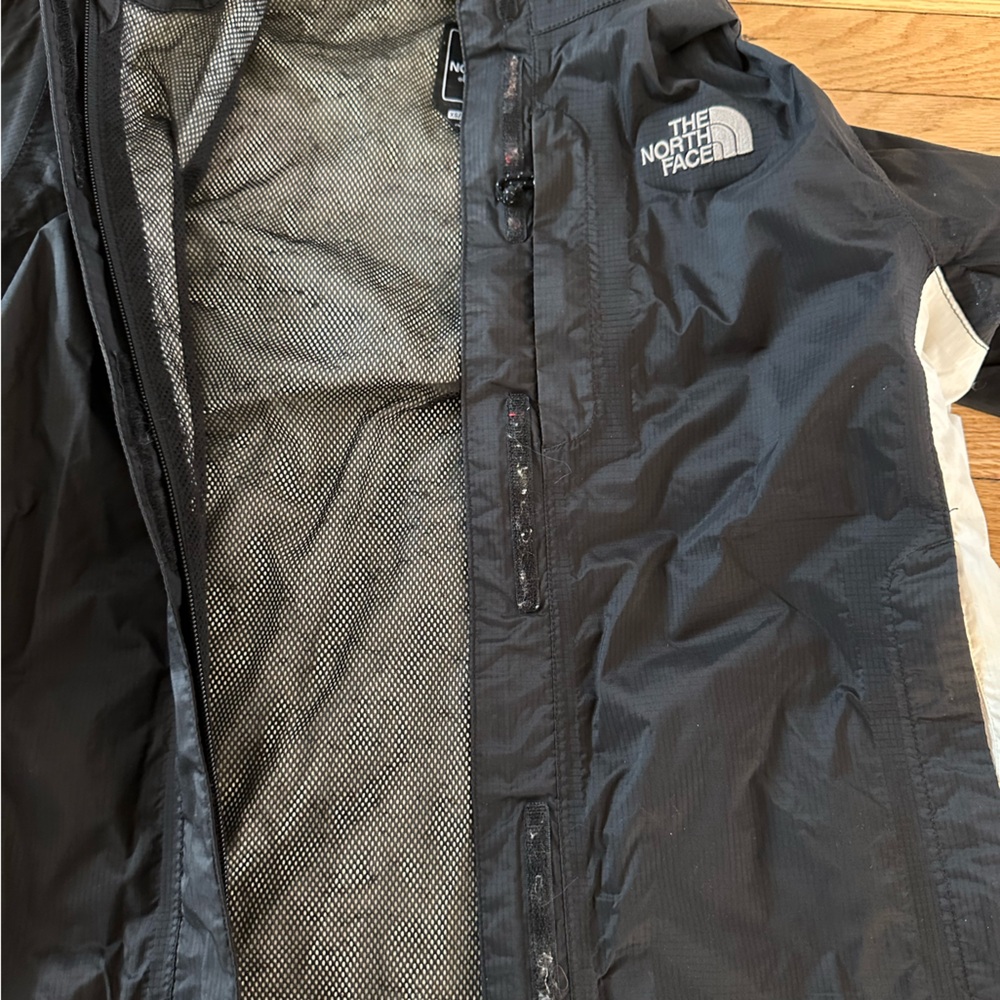 Women's North Face HyVent Black & White Waterproof Hooded Rain Coat size XS - Picture 8 of 9